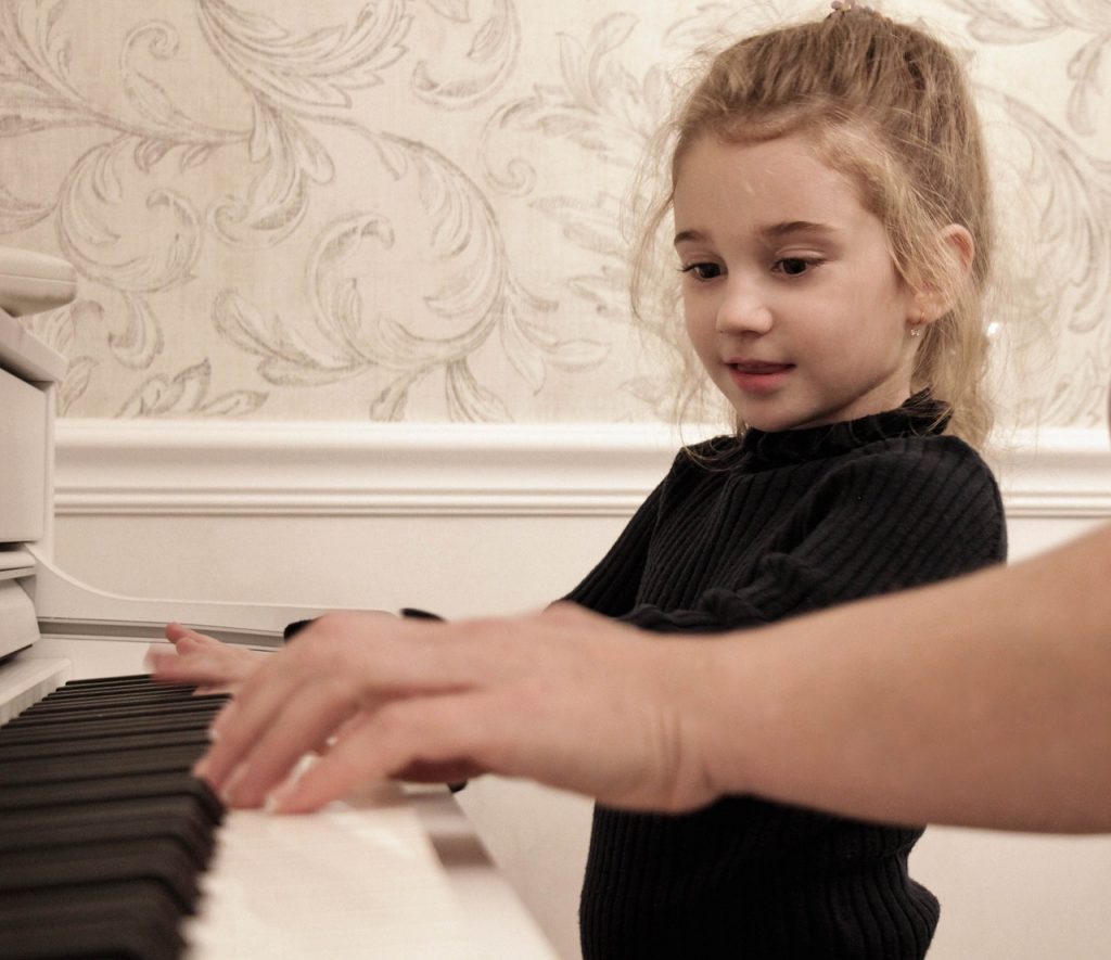 Piano playing will be a positive experience with a quality piano lesson and piano instruction. Contact piano teacher Emiko Hori Mercer Island today.